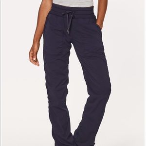 Lululemon Dance Studio lined pants / midnight navy